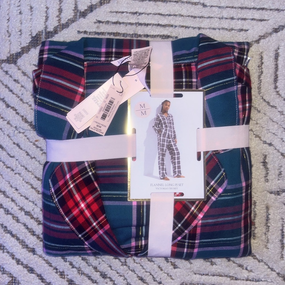 Victoria’s Secret Flannel Pajama Set